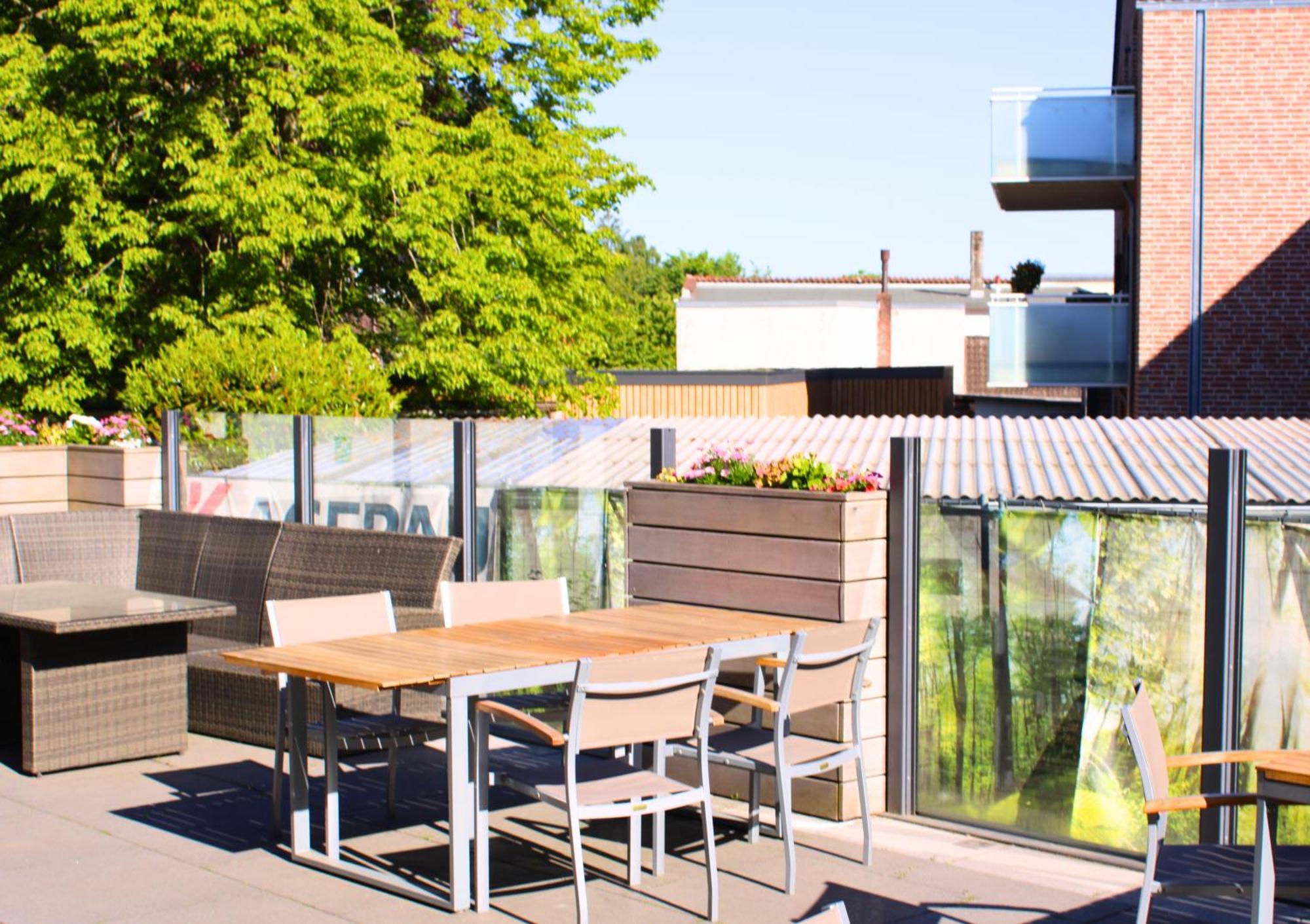 Hotel Adler & Eventlocation Gmbh Itzehoe Bagian luar foto